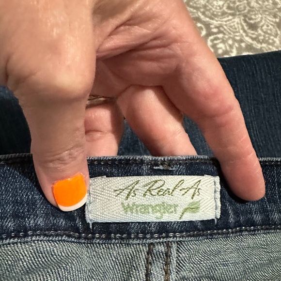 Women’s Wrangler BootCut Jeans Size 10 34 Inch Inseam - Picture 7 of 7